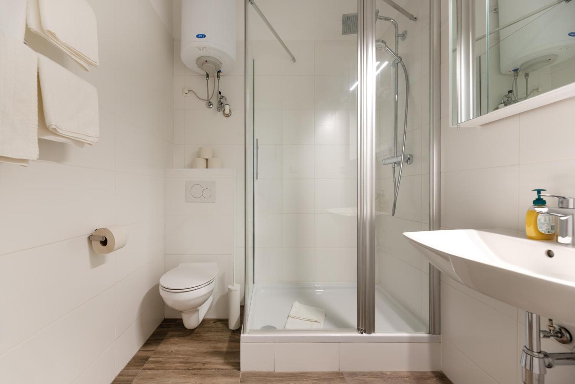 Studio Apartment Near University Wenen Buitenkant foto